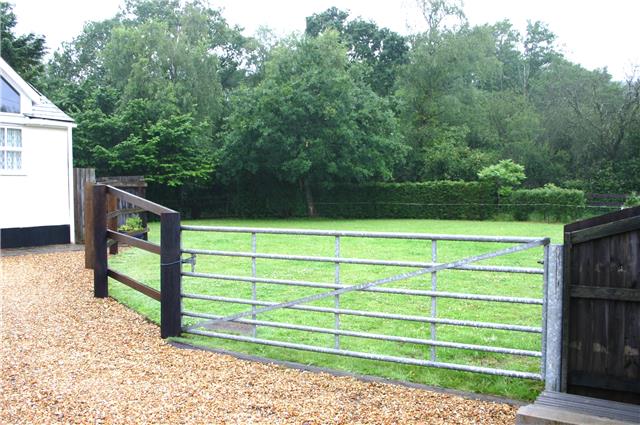  Image of 3 bedroom Park Home for sale in Dudmoor Farm Road Christchurch BH23 at Dudmoor Farm Road, Christchurch, BH23